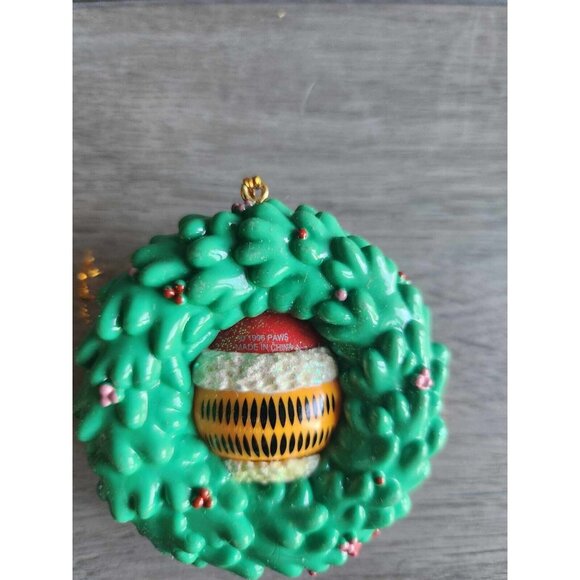 Vtg 1996 Garfield in Christmas Wreath w/Santa Hat Trim-A-Tree Ornament Paws - Picture 4 of 10